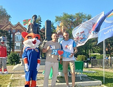  Благовещенцам вручили знаки ГТО в День семьи, любви и верности