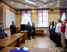 Городские школьники получили первые паспорта из рук мэра Олега Имамеева