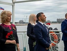 Акция "Цветы на воде"