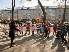 В амурской столице праздничной программой открыли сквер водников