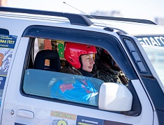 Автомобильные гонки в рамках Международного российско-китайского фестиваля зимних видов спорта