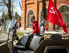 В Благовещенске спортсмены пробежали «Эстафету побед»