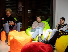 В Молодежном гараже расцвела «Крымская весна»