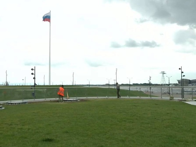 Зелёное обновление: ГСТК восстанавливает газон на Трибуне Холл