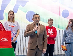 В честь Года семьи в Благовещенске провели семейный бадминтон