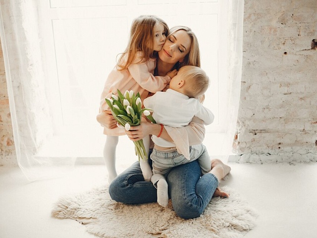 Флешмоб «Я и мамочка моя»: Благовещенцы могут поздравить своих мам с 8 марта оригинальным способом