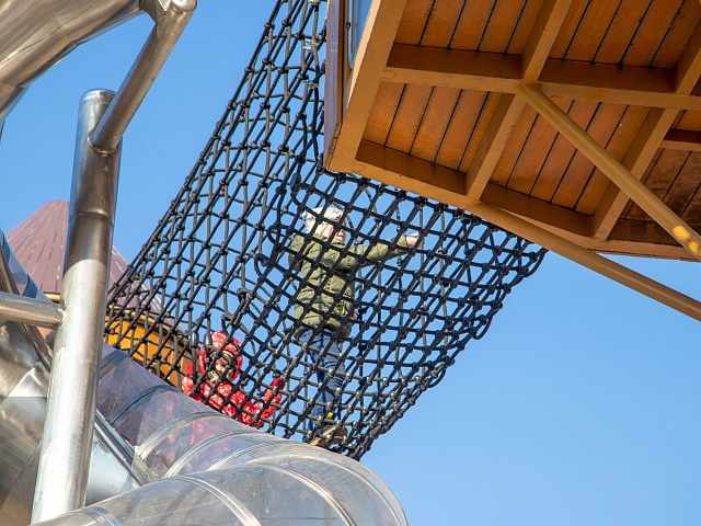 В Благовещенске отремонтируют горку на детской площадке на набережной