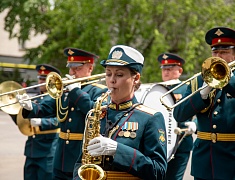 В Благовещенске прошли торжественные церемонии у памятников основателям города