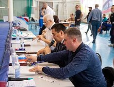 В спорткомплексе «Юность» стартовали соревнования по боксу среди юношей 13-14 лет