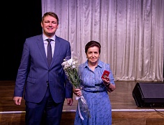 Знаки «50 лет Байкало-Амурской магистрали» вручили благовещенцам