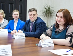 Мэр города Олег Имамеев провел встречу с победителями и призерами муниципального этапа всероссийского конкурса профессионального мастерства «Педагог года-2023»