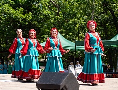 В Первомайском парке прозвучали задорные казачьи песни