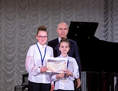 В Центральной детской школе искусств подвели итоги l Дальневосточного музыкального конкурса им. Марии Кнауф-Каминской в номинации «Фортепиано»