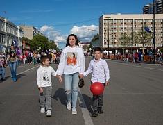 Парад семей и трудовых династий в честь празднования дня рождения Благовещенска
