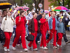 Шествие трудовых коллективов отгремело в Благовещенске!