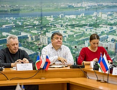 Эффективность распоряжения земельными участками, освободившимися после сноса ветхого и аварийного жилого фонда, обсудили на совещании при мэре Благовещенска