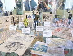 В областной библиотеке открыли выставку рисунков и подвели итоги конкурса «Нам дороги эти позабыть нельзя»