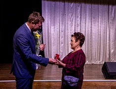 Знаки «50 лет Байкало-Амурской магистрали» вручили благовещенцам