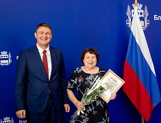 Представителей сферы торговли чествовали в Благовещенске