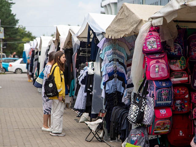 В Благовещенске открылась школьная ярмарка