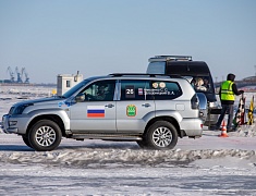Автомобильные гонки в рамках Международного российско-китайского фестиваля зимних видов спорта