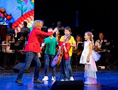 Финальный этап IX Международного фестиваля «Детство на Амуре», который завершился гала-концертом, состоялся в Благовещенске