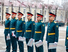 Мэр Благовещенска Олег Имамеев поздравил выпускников ДВОКУ с окончанием учебы