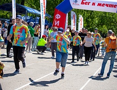 Забег «Я могу» собрал на стадионе «Юность» сотню ребят с ограниченными возможностями здоровья