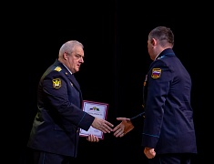 В Благовещенске судебных приставов поздравили с профессиональным праздником 