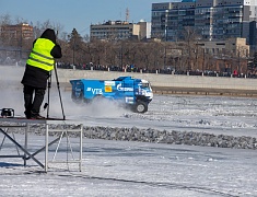 Автомобильные гонки в рамках Международного российско-китайского фестиваля зимних видов спорта