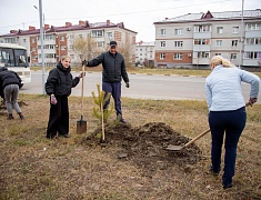 Сотрудники городской администрации во главе с мэром Олегом Имамеевым присоединились к традиционной акции «Город берегу»