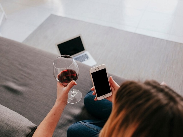 Проверить легальность алкогольной продукции благовещенцы могут через мобильное приложение «АнтиконтрафактАлко»