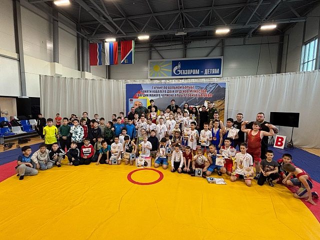 Благовещенск принял турнир по вольной борьбе