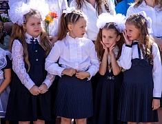 В школах Благовещенска прошли торжественные линейки