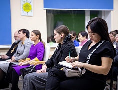 Московский писатель презентовал в Благовещенске книги про СВО