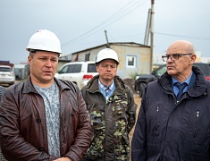 В новой школе в микрорайоне Благовещенска утепляют фасад и готовятся запускать тепло