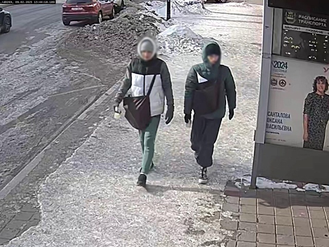 Автобусный павильон на Ленина в Благовещенске вновь пострадал от рук хулиганов