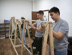 Мэр Благовещенска Олег Имамеев побывал на "Фабрике для своих"