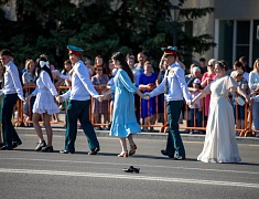 Бал цветов и Семейный бал украсили Благовещенск