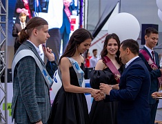 В Благовещенске отгремел выпускной