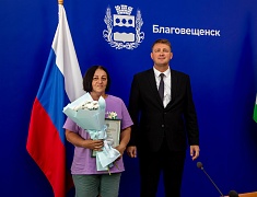 Благовещенск чествует работников торговли