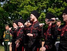 В день города прошли торжественные церемонии возложения цветов