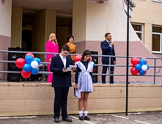 Мэр Олег Имамеев побывал на линейках в нескольких городских школах