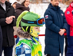 В Благовещенске прошло первенство города по горным лыжам и сноуборду, посвящённое памяти выпускника ДВОКУ, Героя России Ковтуна Андрея