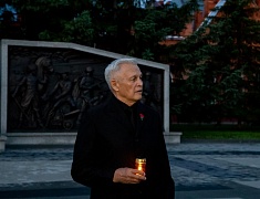 В Благовещенске на площади Победы зажгли «Свечи памяти»