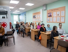 В Благовещенске волонтеры городских мероприятий теперь умеют оказывать первую помощь