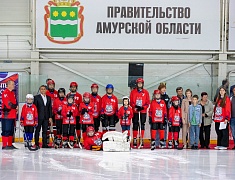 В Благовещенске провели турнир по хоккею с мячом в память об участнике спецоперации