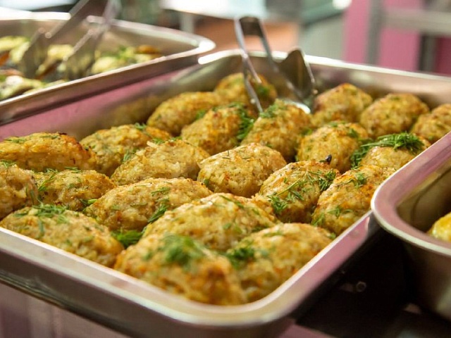 В областном центре открыта вакансия директора «Комбината школьного питания»!