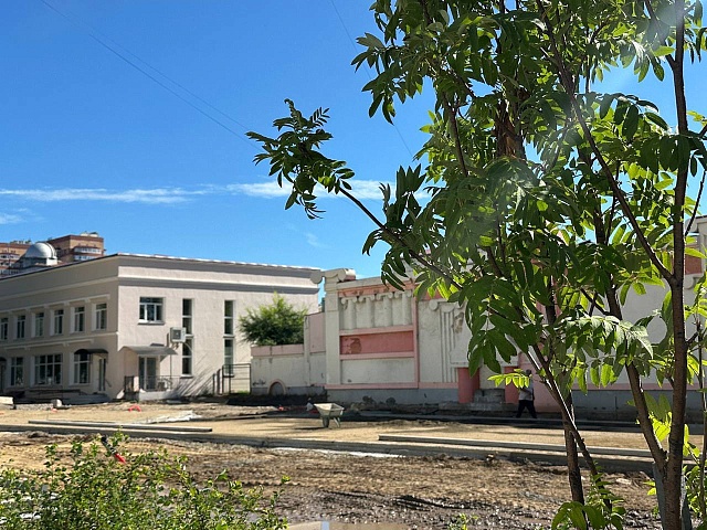 Олег Имамеев проверил, как идут работы в будущем сквере на Ленина – Калинина 