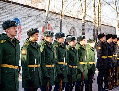 Мемориальную доску в память о герое СВО открыли в школе №10 Благовещенска